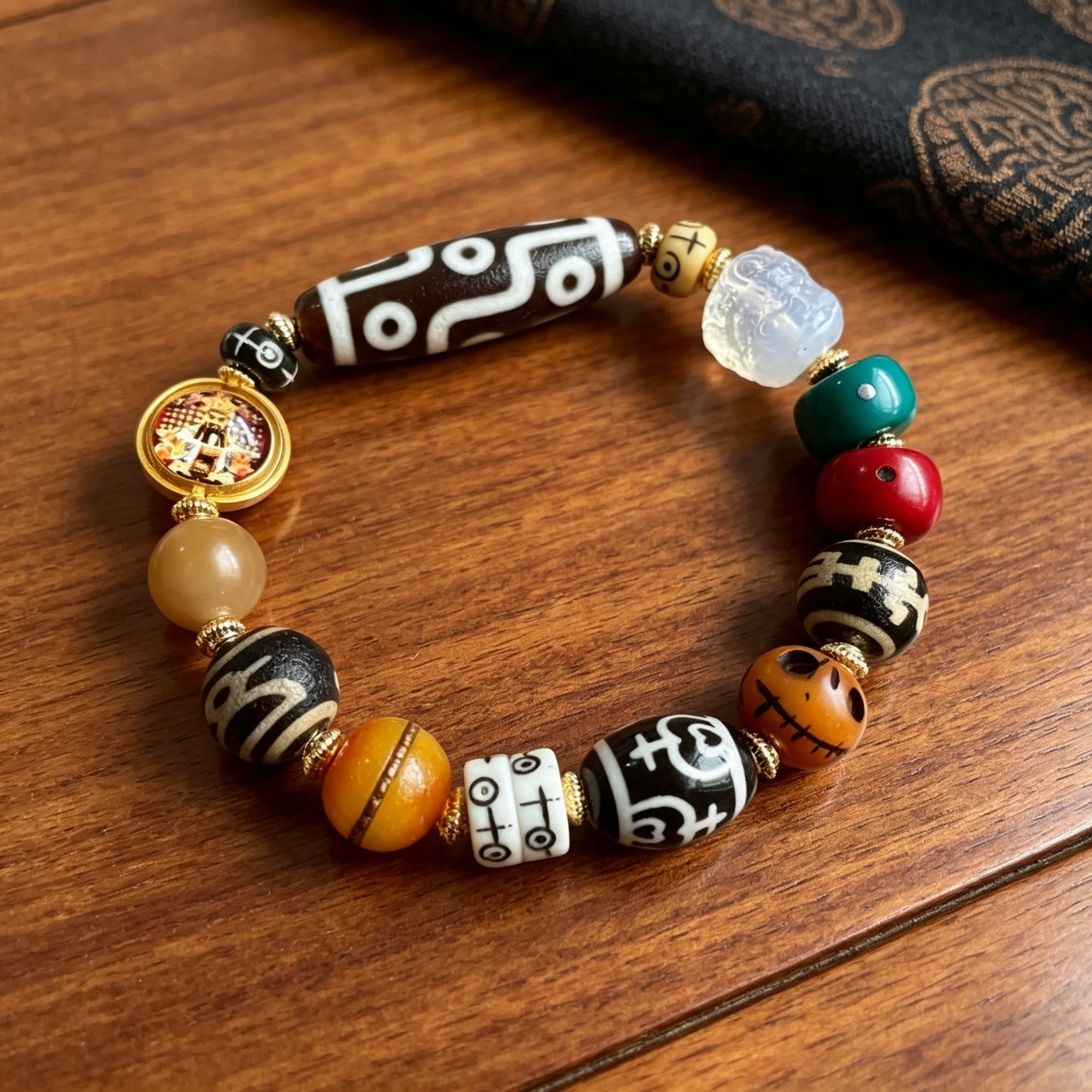 Vintage Himalayan Plateau Ox Bone Multi-Stone Beaded Bracelet with Inlaid Round Metal Pendant Ethnic Handmade Wrist Accessory