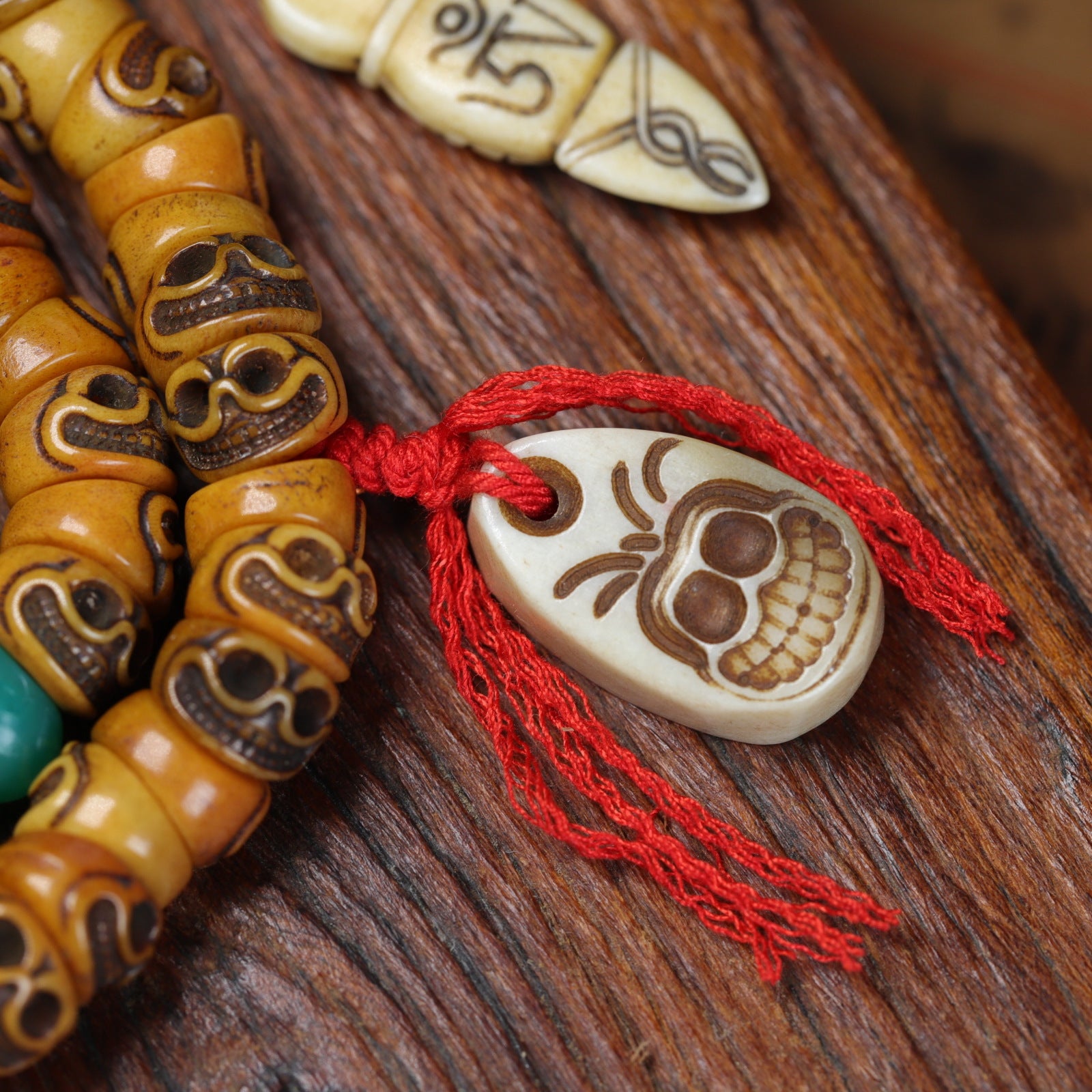 Hand-Carved Yak Bone Hand-Knotted Bead Necklace, Himalayan-Style Craft Strand for Quiet Reflection