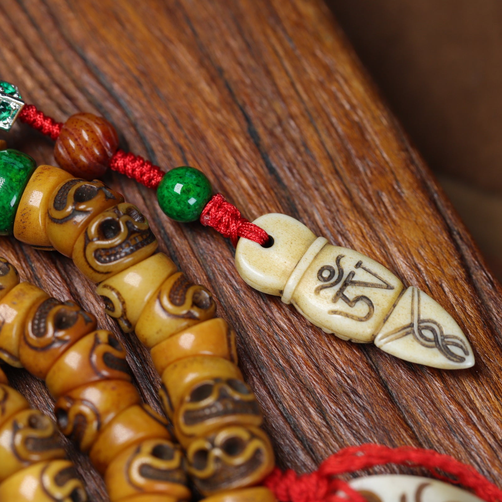 Hand-Carved Yak Bone Hand-Knotted Bead Necklace, Himalayan-Style Craft Strand for Quiet Reflection